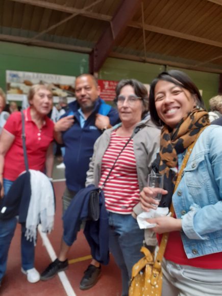 Journée du 18/05/2023,
arrivée de la délégation vannetaise au pot d'accueil.
